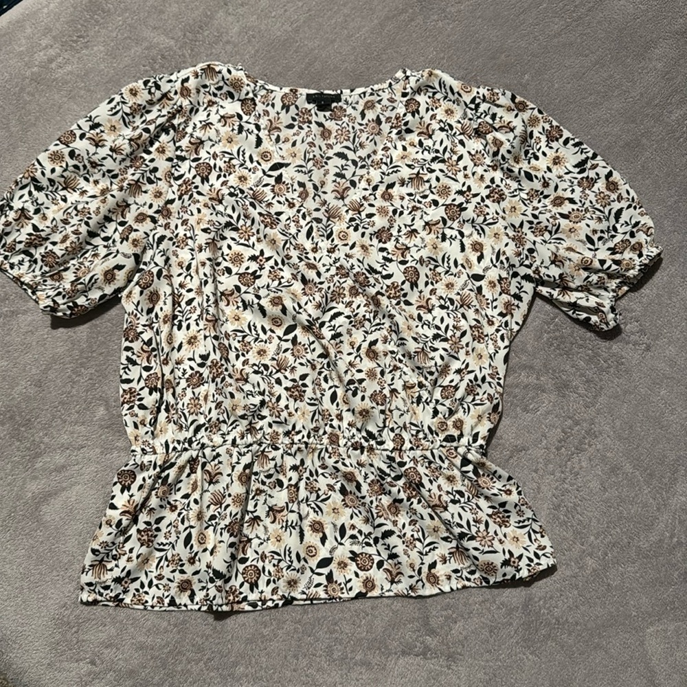 Ann‎ Taylor White with Brown Floral Wrap Top - Size Medium